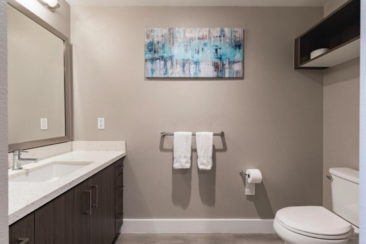 New Construction Modern Luxury Views Pool & Patio An